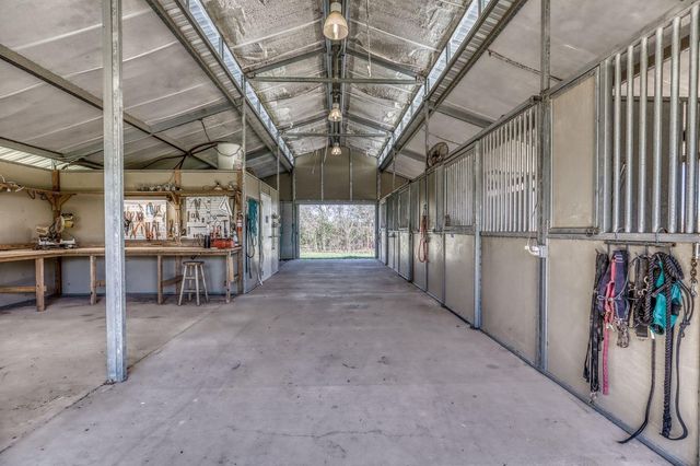 6510 Ganske Road, Burton, TX 77835