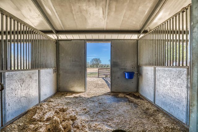 6510 Ganske Road, Burton, TX 77835