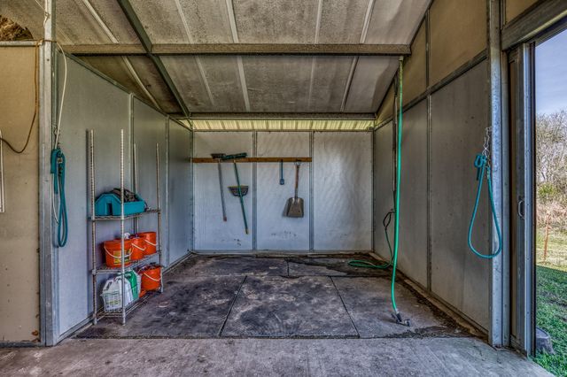 6510 Ganske Road, Burton, TX 77835
