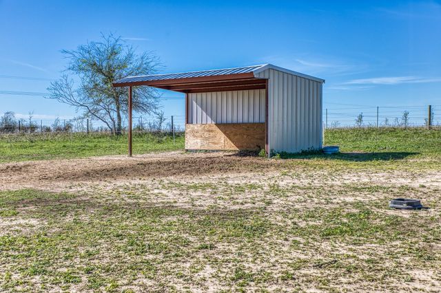 6510 Ganske Road, Burton, TX 77835