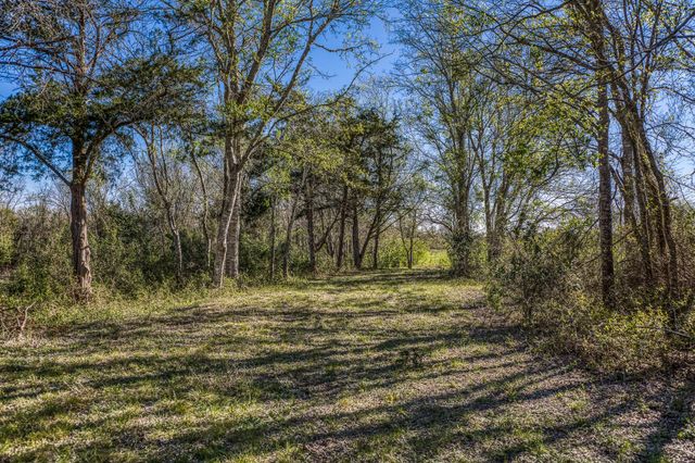 6510 Ganske Road, Burton, TX 77835