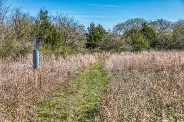 6510 Ganske Road, Burton, TX 77835