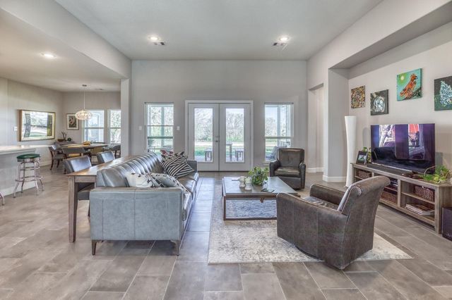 6510 Ganske Road, Burton, TX 77835
