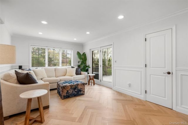200 Larchmont Avenue, Larchmont, NY 10538