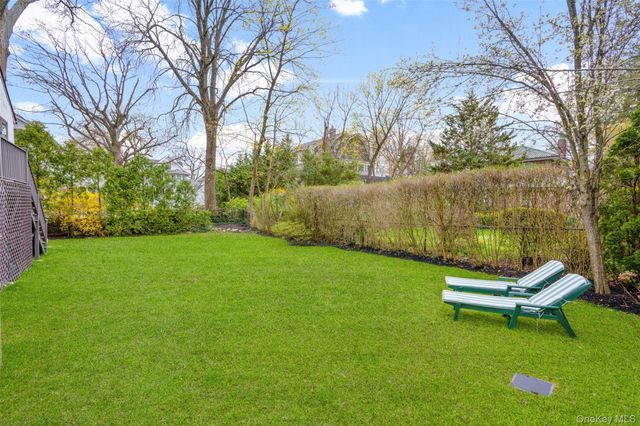 200 Larchmont Avenue, Larchmont, NY 10538