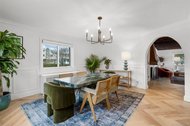 200 Larchmont Avenue, Larchmont, NY 10538