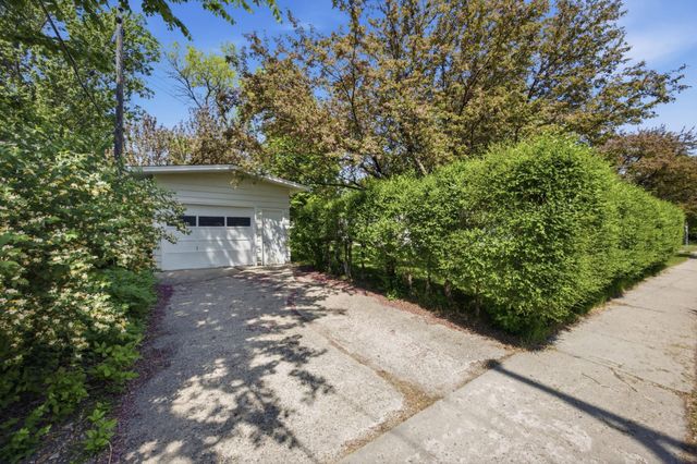 3002 8th Street N, Fargo, ND 58102
