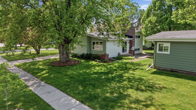 3002 8th Street N, Fargo, ND 58102