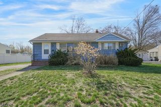 25 Stiles Ct, Pompton Lakes Boro, NJ 07442