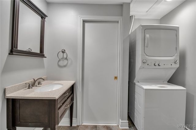 45 Bee Hunter Court D, Amherst, NY 14051