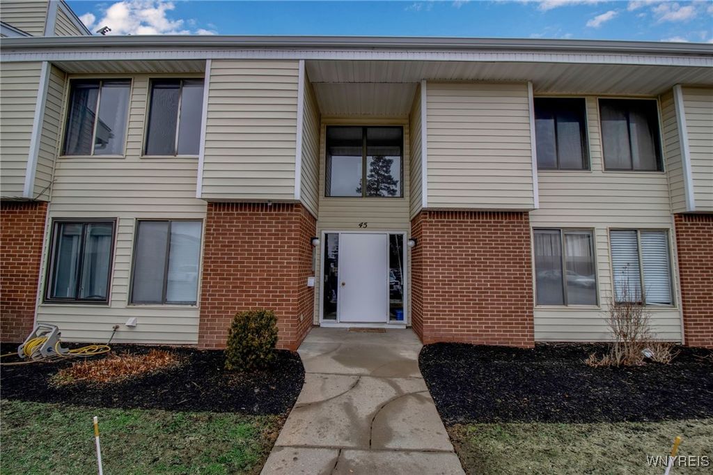 45 Bee Hunter Court D, Amherst, NY 14051
