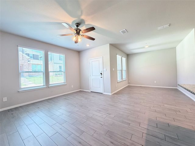 4808 Sparkling Pathway, Haltom City, TX 76117