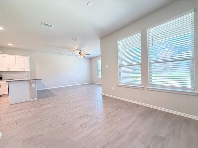 4808 Sparkling Pathway, Haltom City, TX 76117