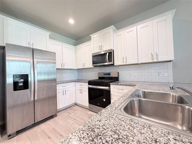 4808 Sparkling Pathway, Haltom City, TX 76117