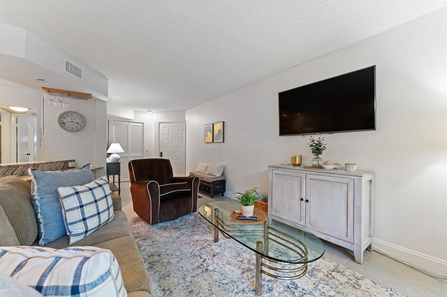 1605 S Us Hwy 1 E104, Jupiter, FL 33477