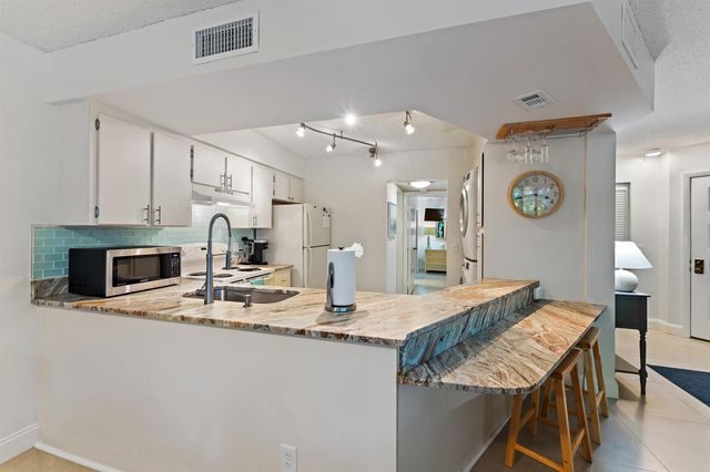 1605 S Us Hwy 1 E104, Jupiter, FL 33477