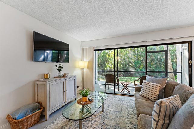1605 S Us Hwy 1 E104, Jupiter, FL 33477
