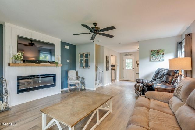223 Atoll Way, Jonesborough, TN 37659