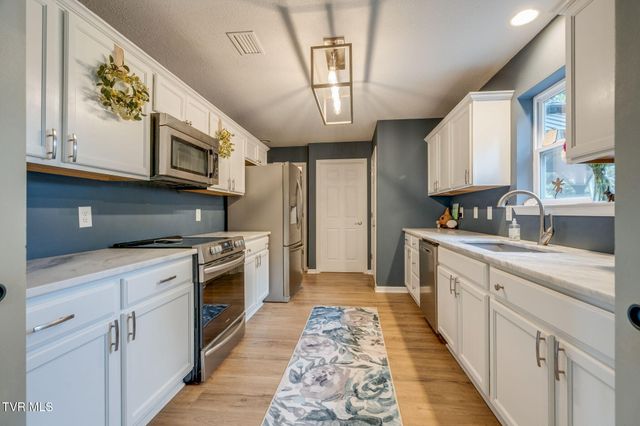 223 Atoll Way, Jonesborough, TN 37659