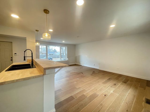 2521 120th Street, Blue Island, IL 60406