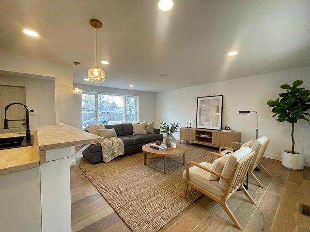 2521 120th Street, Blue Island, IL 60406