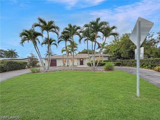 1265 Pompei LN, Naples, FL 34103