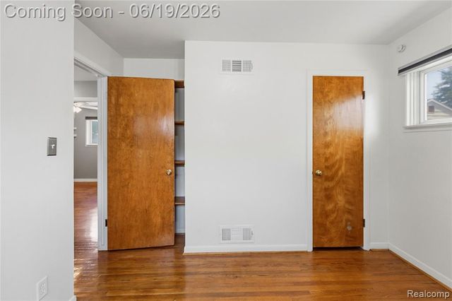 7228 Sterling Street, Center Line, MI 48015