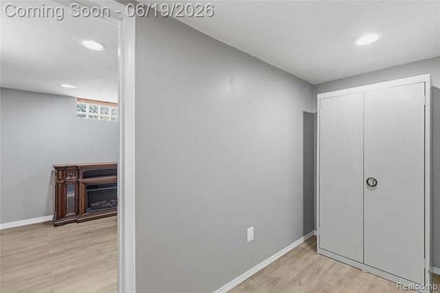 7228 Sterling Street, Center Line, MI 48015