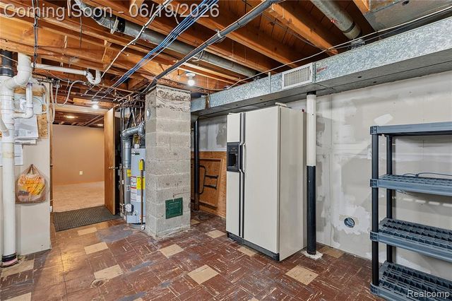 7228 Sterling Street, Center Line, MI 48015