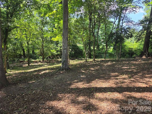4910 Valley Stream Road, Charlotte, NC 28209