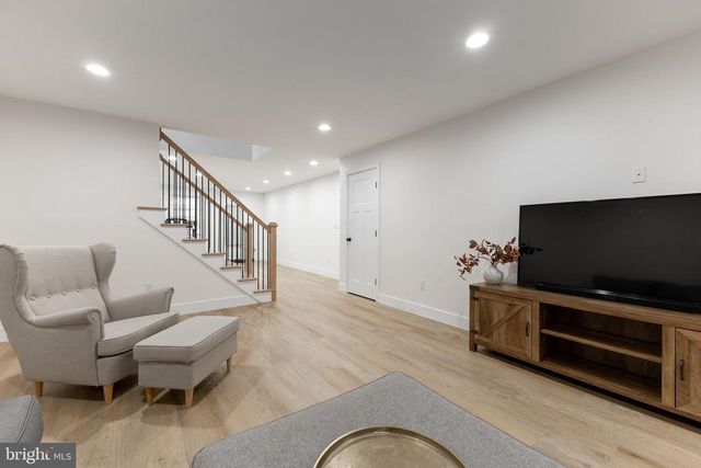 411 FARMHILL DR, State College, PA 16801