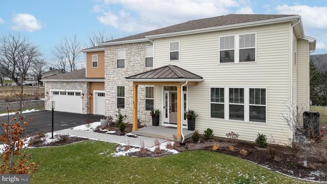 411 FARMHILL DR, State College, PA 16801