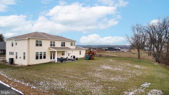 411 FARMHILL DR, State College, PA 16801