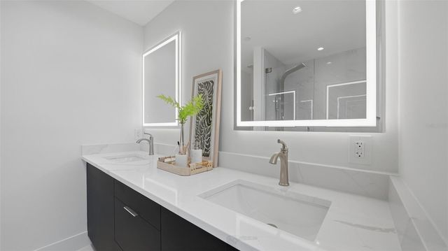 430 KUMQUAT COURT 202, Sarasota, FL 34236