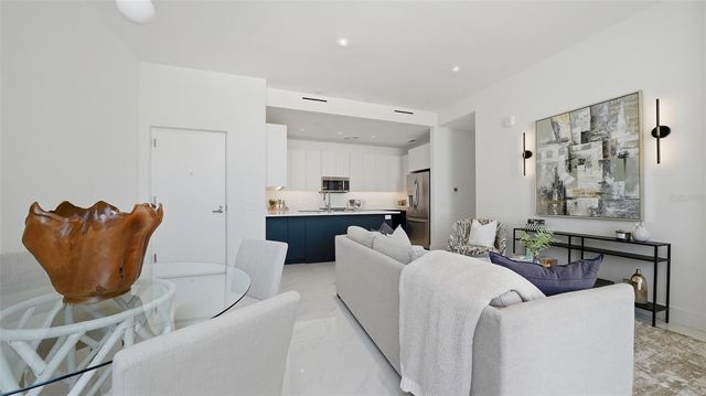 430 KUMQUAT COURT 202, Sarasota, FL 34236