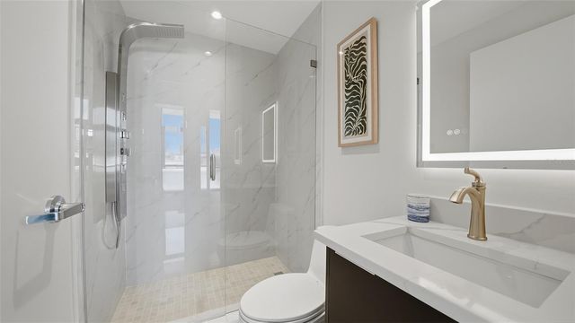 430 KUMQUAT COURT 202, Sarasota, FL 34236