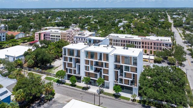 430 KUMQUAT COURT 202, Sarasota, FL 34236