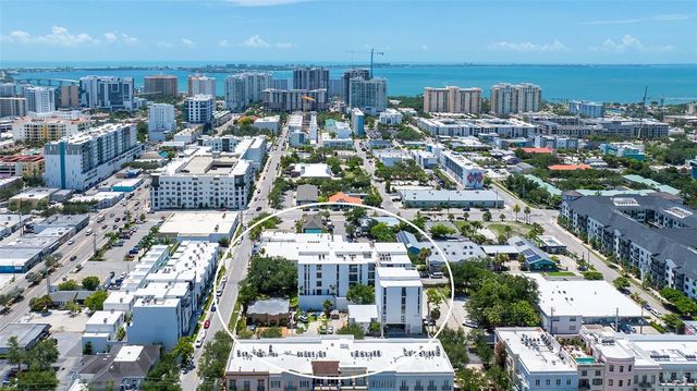 430 KUMQUAT COURT 202, Sarasota, FL 34236