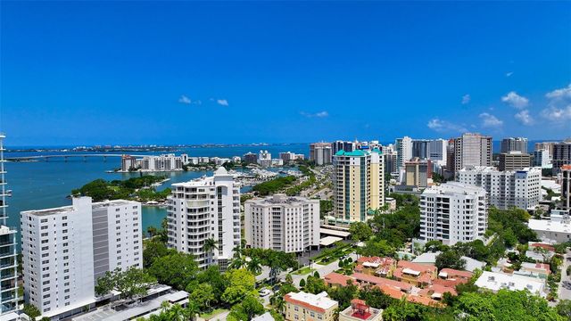 430 KUMQUAT COURT 202, Sarasota, FL 34236
