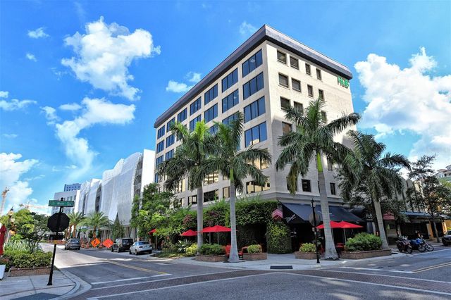 430 KUMQUAT COURT 202, Sarasota, FL 34236