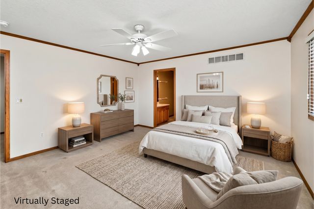 6827 NW 56th Street, Johnston, IA 50131