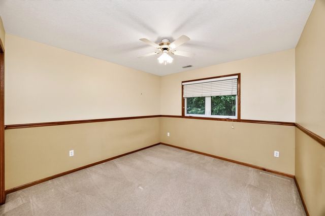 6827 NW 56th Street, Johnston, IA 50131