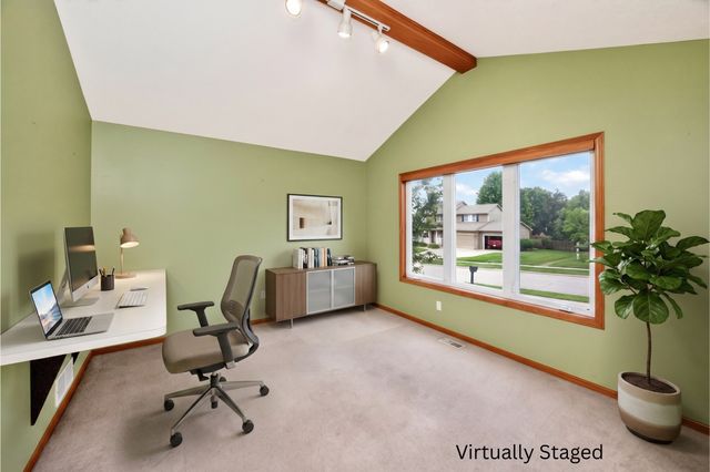 6827 NW 56th Street, Johnston, IA 50131