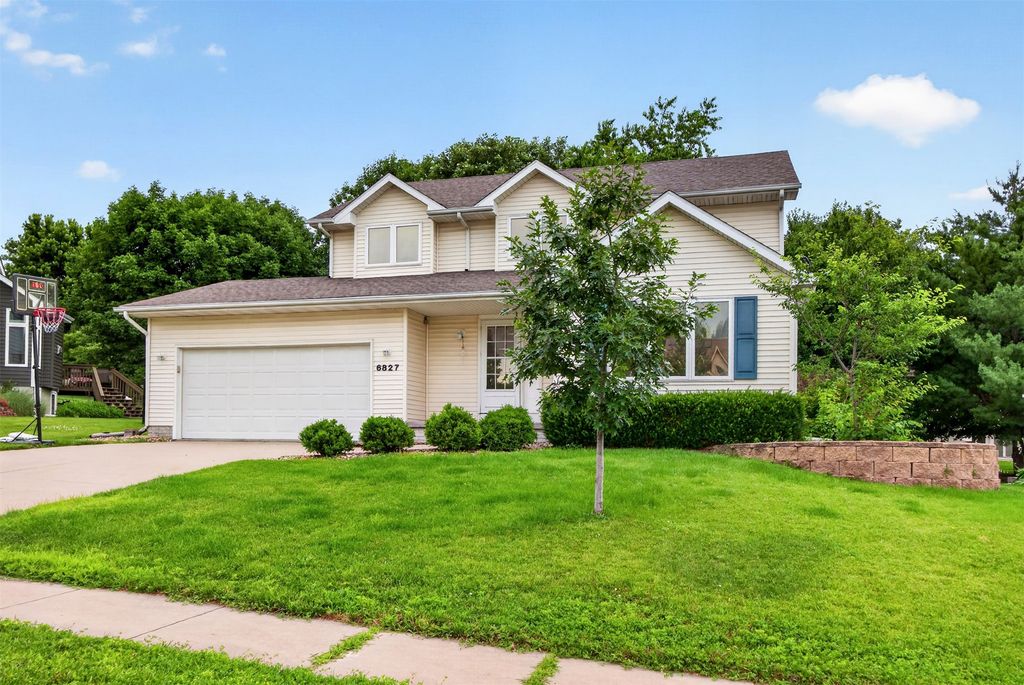6827 NW 56th Street, Johnston, IA 50131