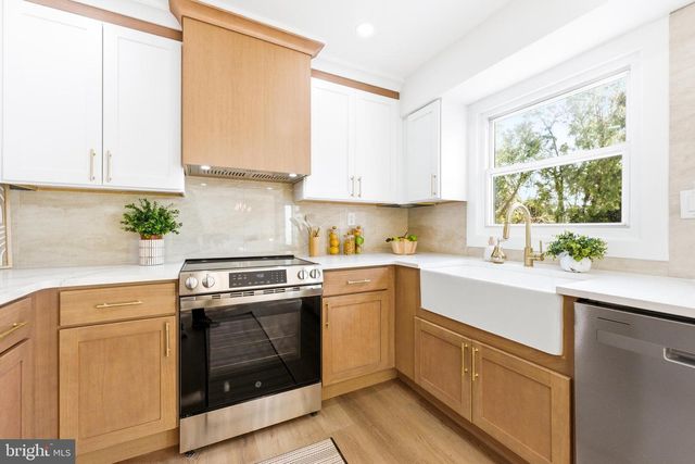 45 TENNYSON LN, Willingboro, NJ 08046