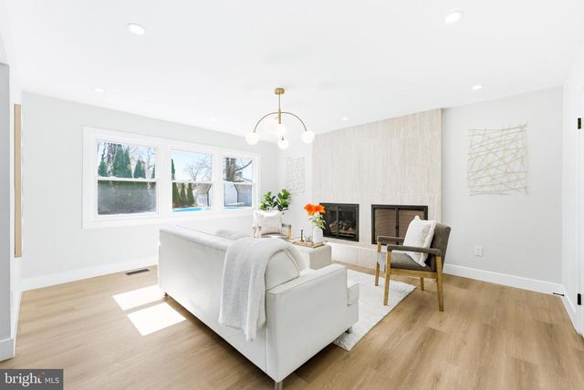 45 TENNYSON LN, Willingboro, NJ 08046