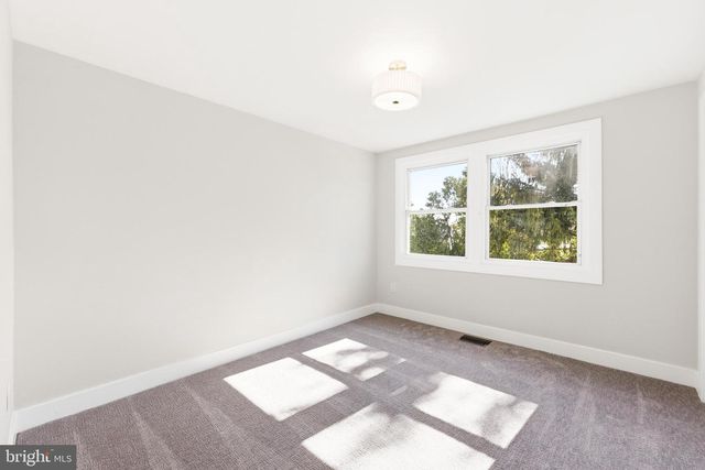 45 TENNYSON LN, Willingboro, NJ 08046