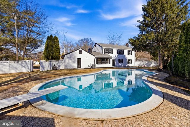 45 TENNYSON LN, Willingboro, NJ 08046