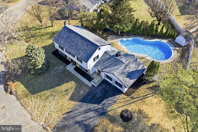 45 TENNYSON LN, Willingboro, NJ 08046