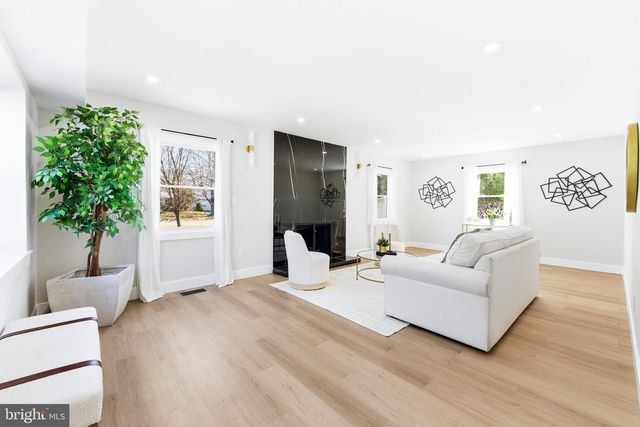 45 TENNYSON LN, Willingboro, NJ 08046